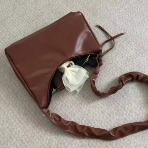 ヴィンテージブラウン シュリンクショルダーバッグ – 閑静の余韻